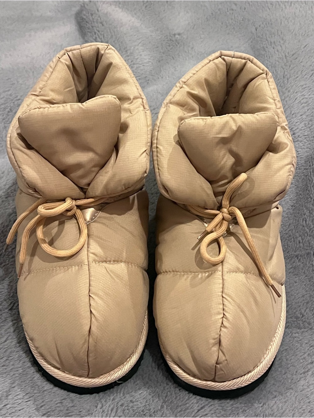 PrettyLittleThing Women’s Beige Puffer Bootie Slippers Lace Up Size 7